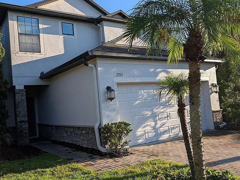 Foto del edificio - 2701 Hampton Green Ln