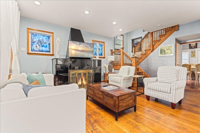 Building Photo - 27 S Oakland Ave