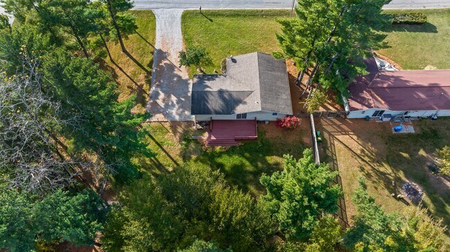 Foto del edificio - Remodeled 3-Bedroom, 1-Bathroom Home with Garage & Fenced Yard – $1,800/Month