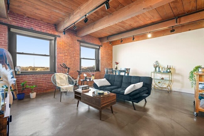 Building Photo - 90 Wareham St
