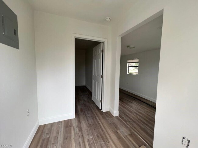 Foto del edificio - Allen St