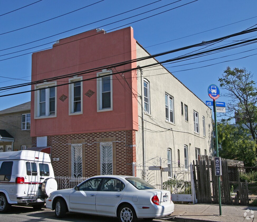Foto del edificio - 947 Crescent St 4
