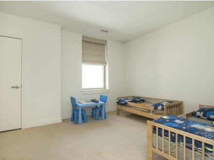 Building Photo - 323 Boylston St