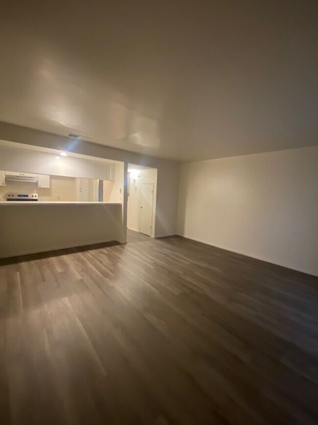 Building Photo - 1952 Stine Rd