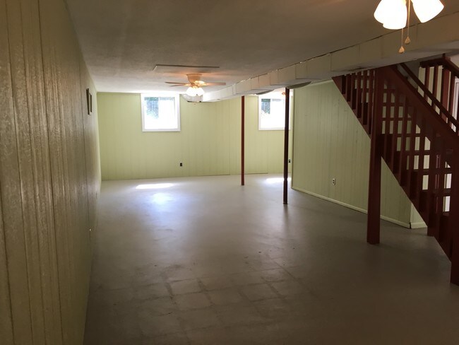 Habitación multiuso en el sótano - 364 Pearson Dr