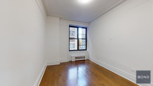Building Photo - 200 W 58th St