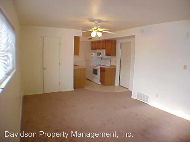 Building Photo - 670 W Van Buren St