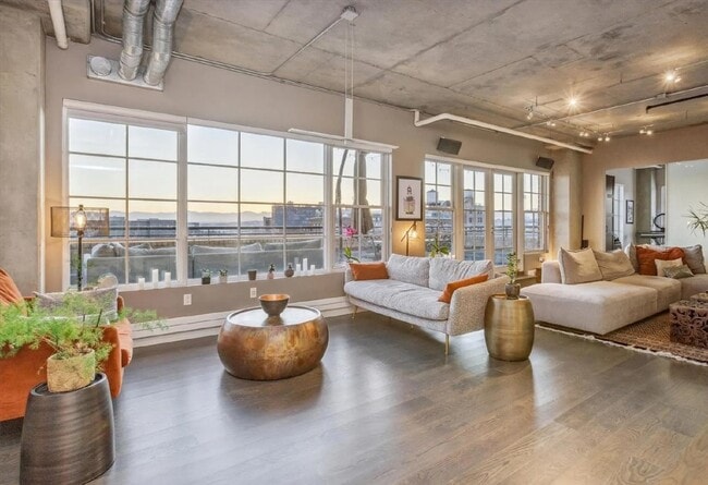 Foto del edificio - Downtown Loft Living at its Best