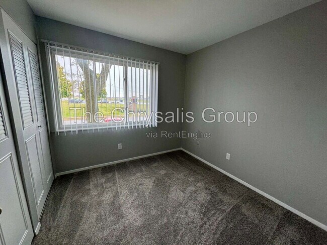 Foto del edificio - 606 E McKinley Rd