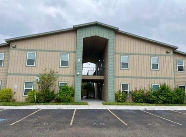 Building Photo - College Park Apartments