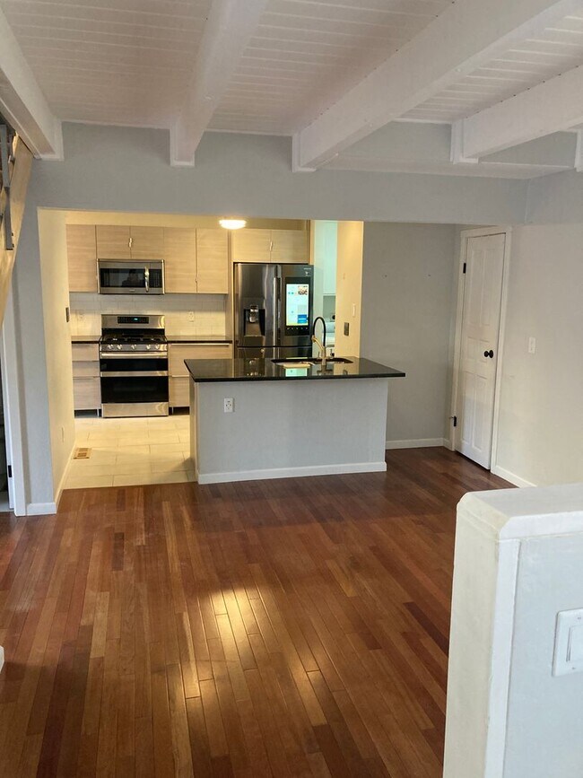 Foto del edificio - **READY FOR MOVE IN**