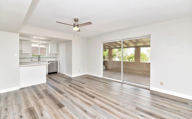 Foto del edificio - 8444 E Plaza Ave