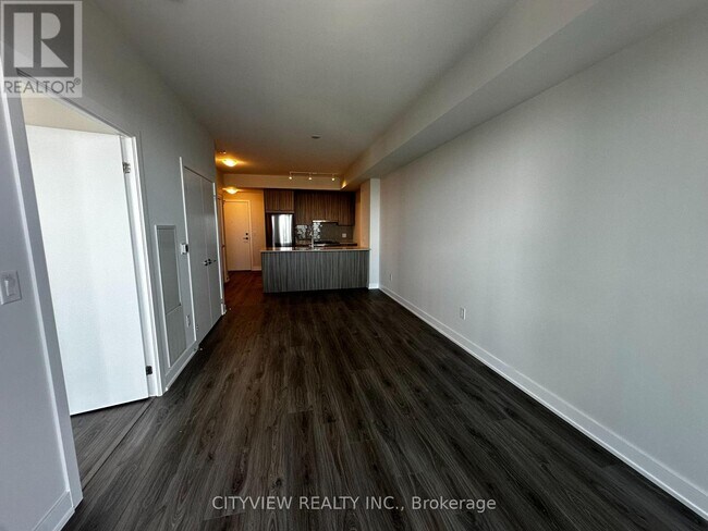 Photo du bâtiment - 430-4430 Square One Dr