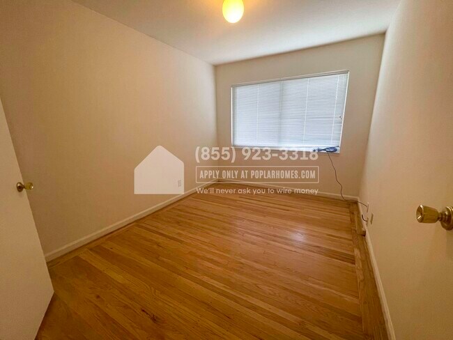 Foto del edificio - 1592 Foxworthy Ave