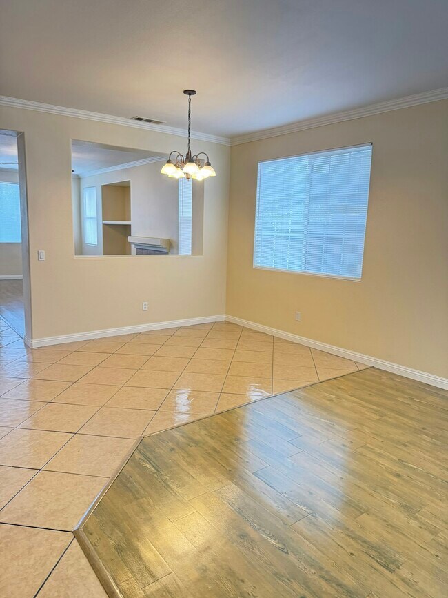 Foto del edificio - 1175 Sykes Dr