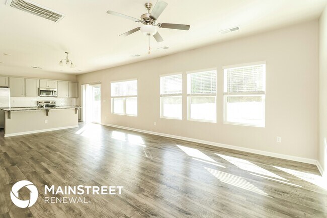 Foto del edificio - 12161 Old Dulin Farms Way