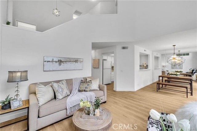 Foto principal - 1005 S Rising Sun Ct