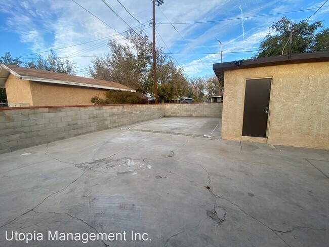 Foto del edificio - 3 br, 1 bath House - 647 W. Ave J8