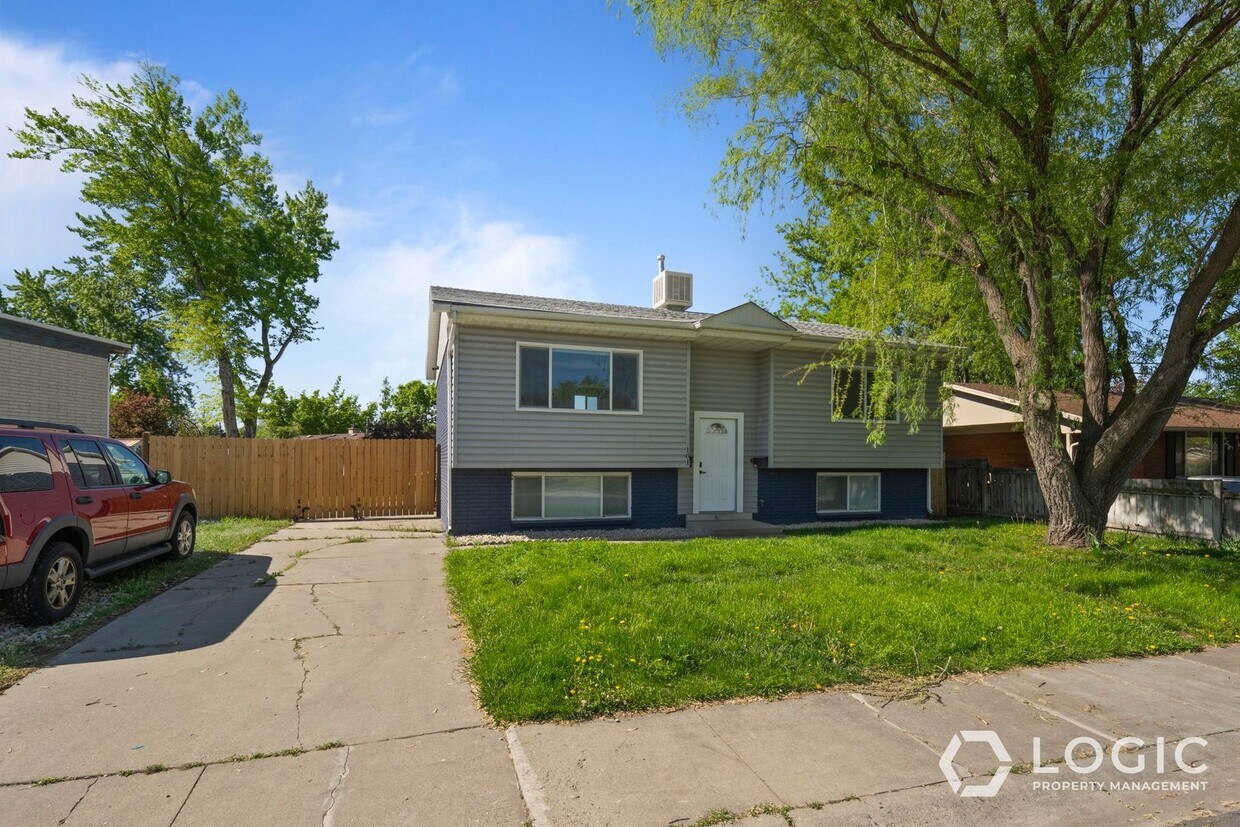 Primary Photo - 101 Paula Dr
