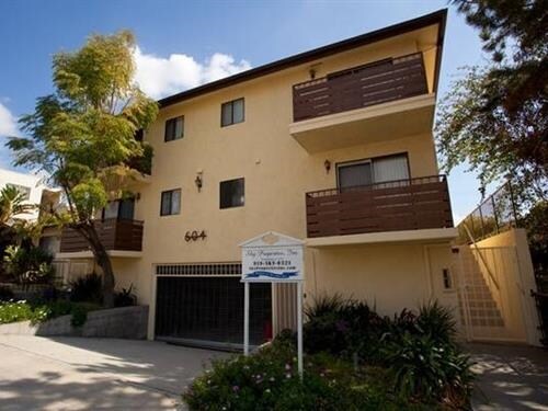 Primary Photo - 604 E Orange Grove Ave