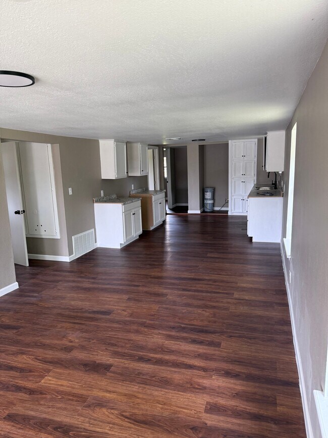 Foto del edificio - 209 N Rangeline St