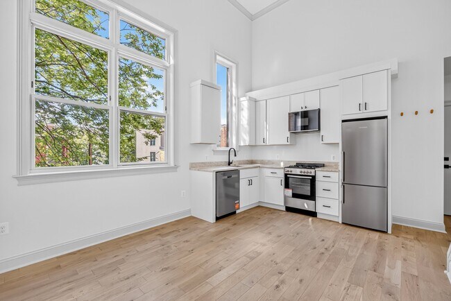 Foto del edificio - 311 East Capitol St SE