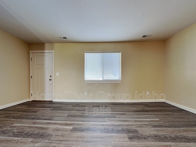 Building Photo - 3326 Blaze Dr