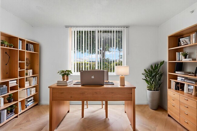 Building Photo - 900 Scotia Dr