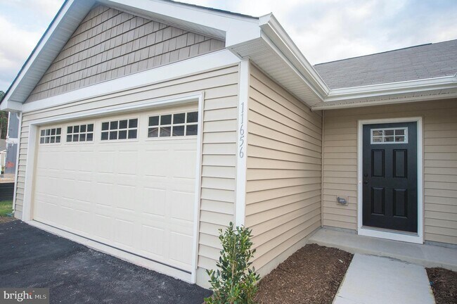 Building Photo - 11656 Buckingham Dr
