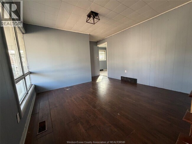 Building Photo - 493 Josephine Ave