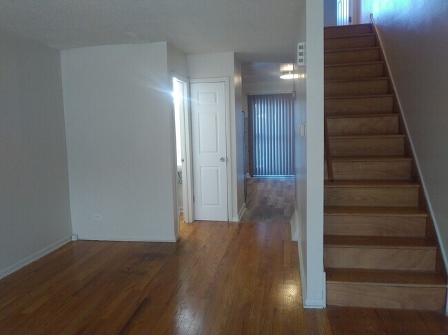 Foto del edificio - 1138 E 83rd St