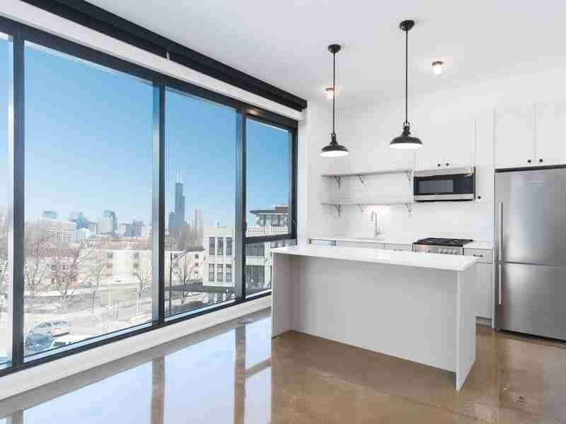 Foto del edificio - 1469 S Blue Island Ave