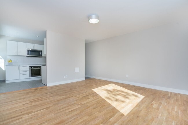 Building Photo - 3008-3010 Queen St E.