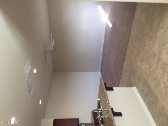 Building Photo - 1 br, 1 bath Apartment - 1445 S Hart Drive