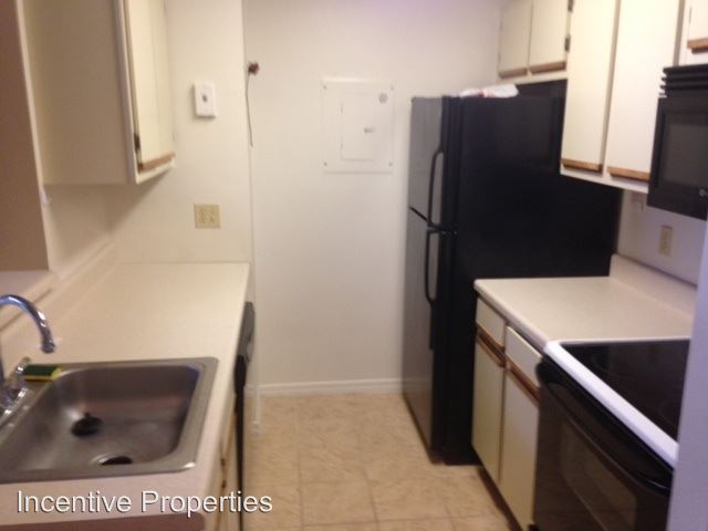 Building Photo - 6070 Westgate Dr