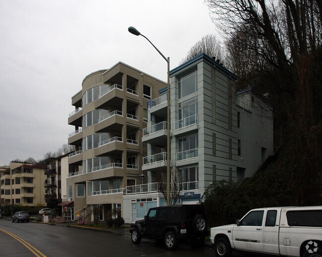 Building Photo - Seacrest Place