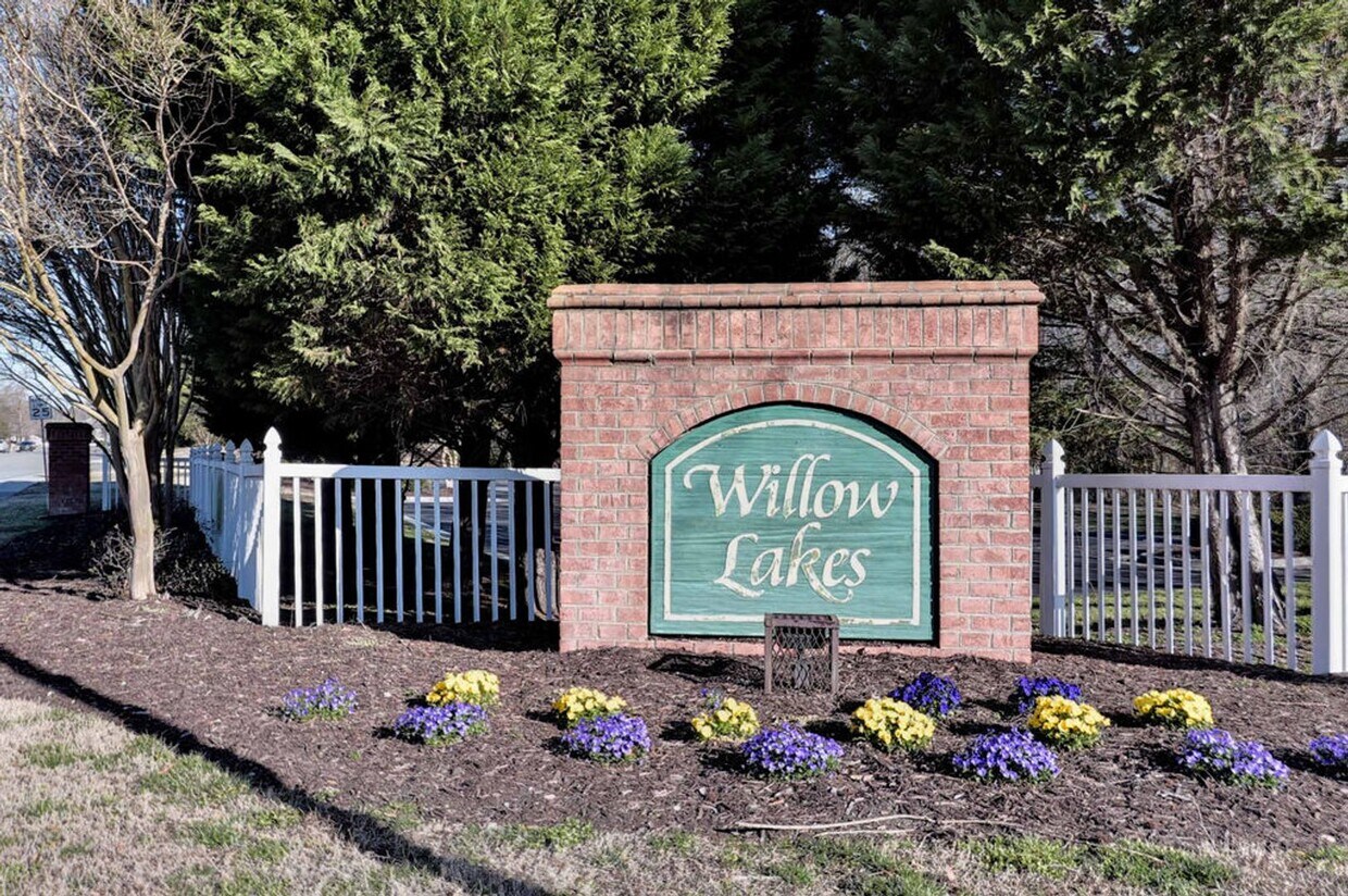 Foto principal - Spacious York County Duplex