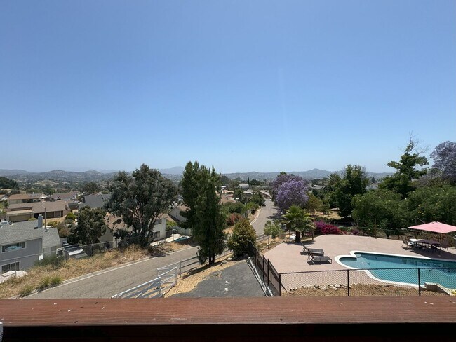 Foto del edificio - Gorgeous mountain views from this 3 Bed 2 ...