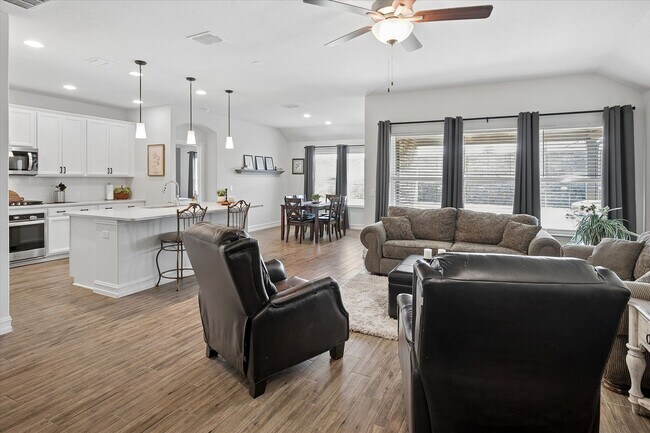 Foto del edificio - Immaculate 3 Bed, 2 Bath