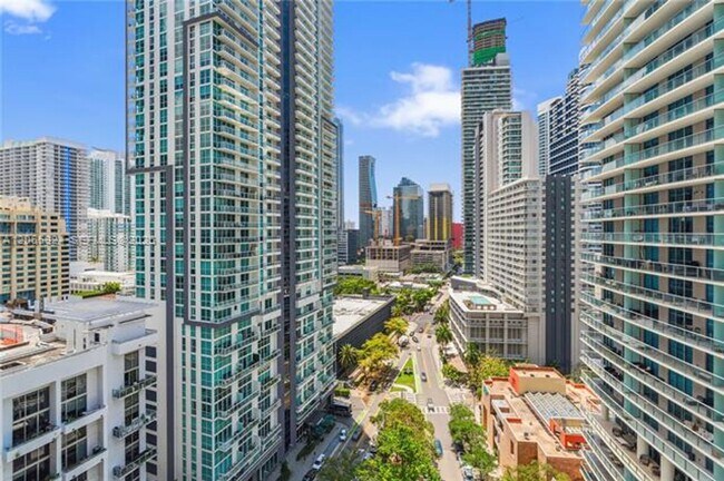 Building Photo - 1000 Brickell Plaza