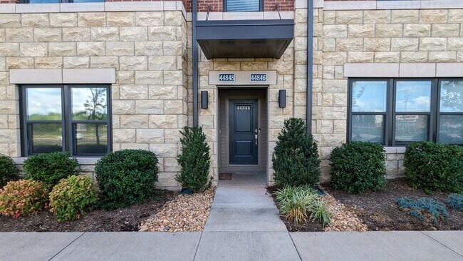 Building Photo - 44846 Tiverton Sq