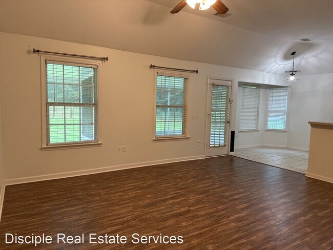 Building Photo - 3 br, 2 bath House - 305 Elm Road