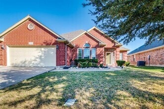 Building Photo - 2705 White Rock Dr