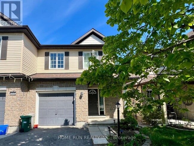 Building Photo - 217 Deerfox Dr