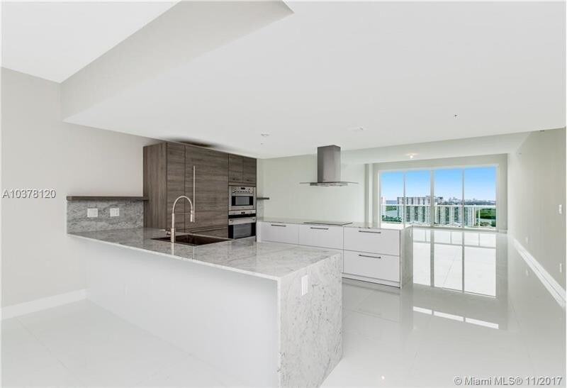 Foto principal - 400 Sunny Isles Blvd