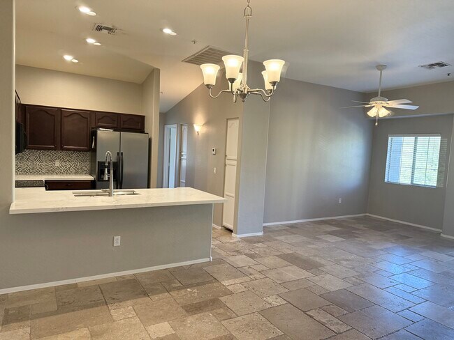 Foto del edificio - 18250 N 32nd St