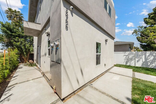 Foto del edificio - 2955 Midvale Ave