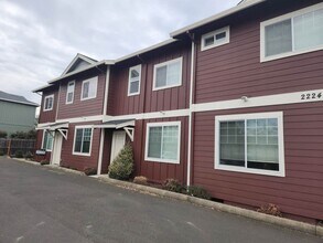 Building Photo - 2224 Crater Lake Ave