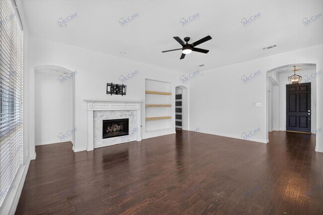Foto del edificio - 8009 Owl Creek Ln