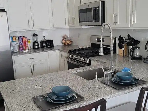 Foto del edificio - 512 W Montgomery Ave